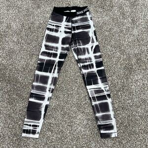 Nike Pro Leggings Size Small